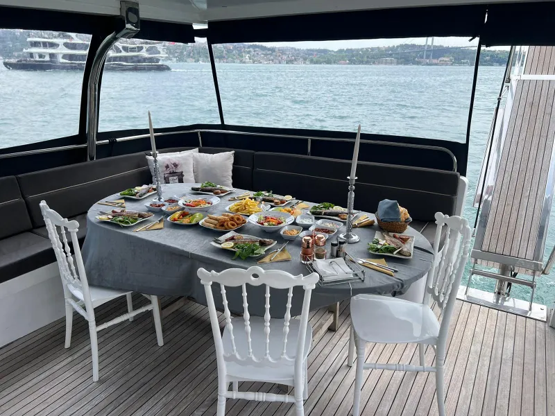 Private Yacht Tour 4